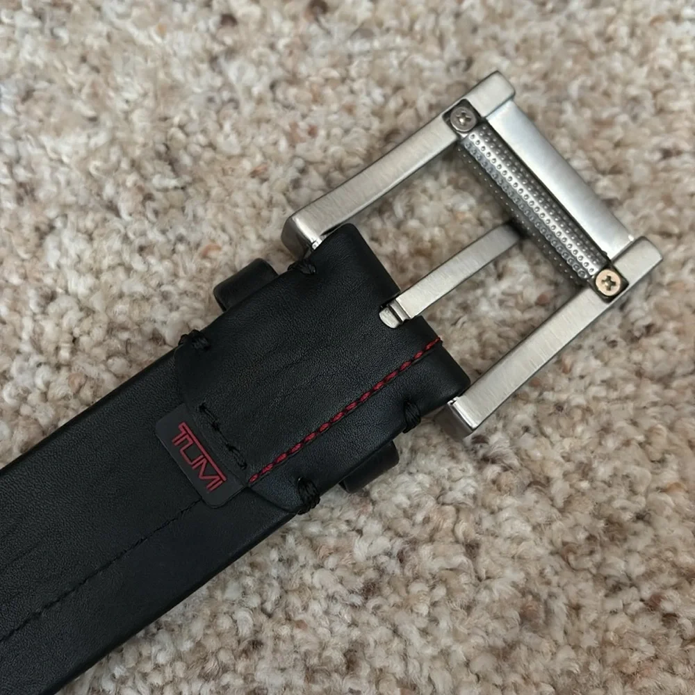 Excellent condition Tumi belt